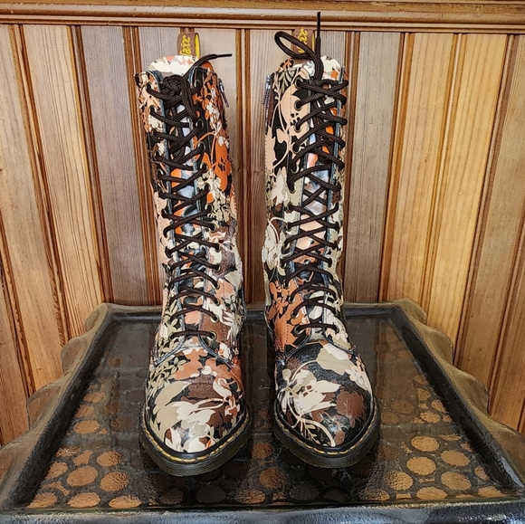 Rare Dr. Martens Cerys 14 Eye Night Jungle Boots Size 9 - Picture 4 of 10